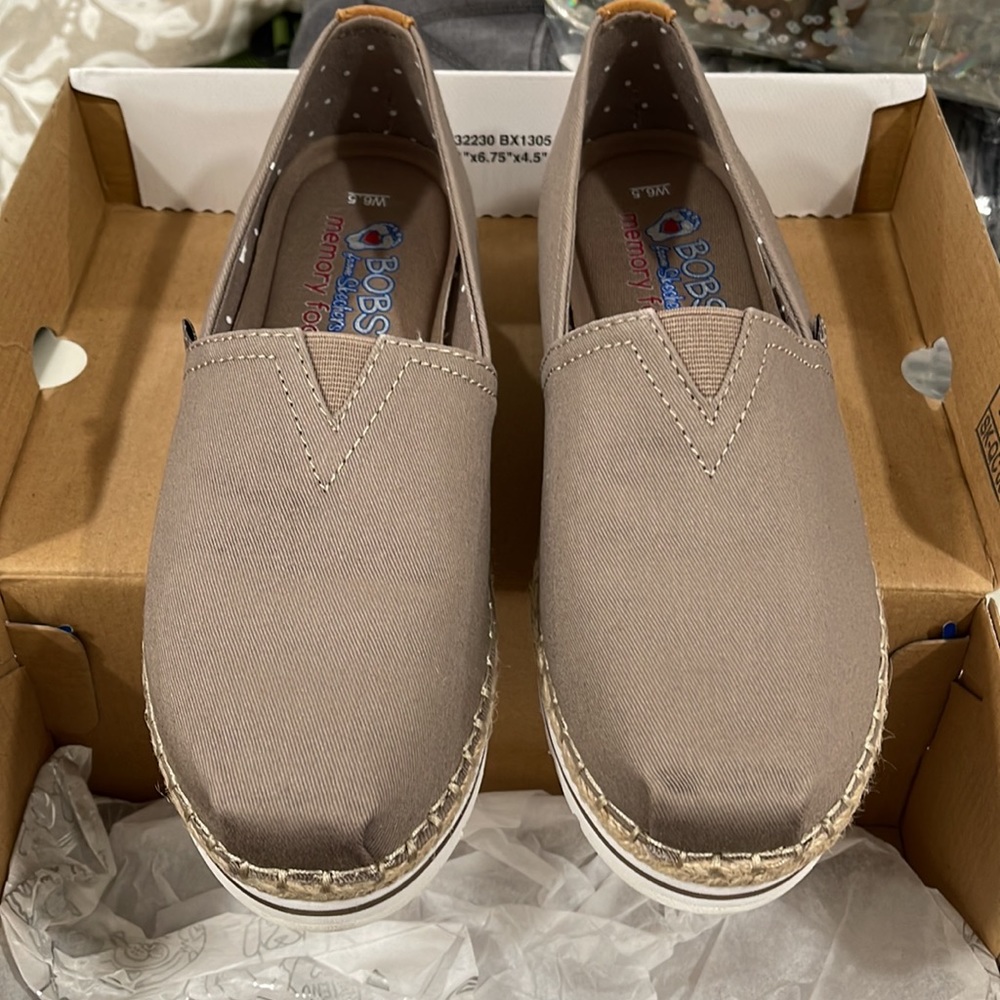 **FLASH  SALE** BOBS from Skechers Taupe size 6.5 NIB